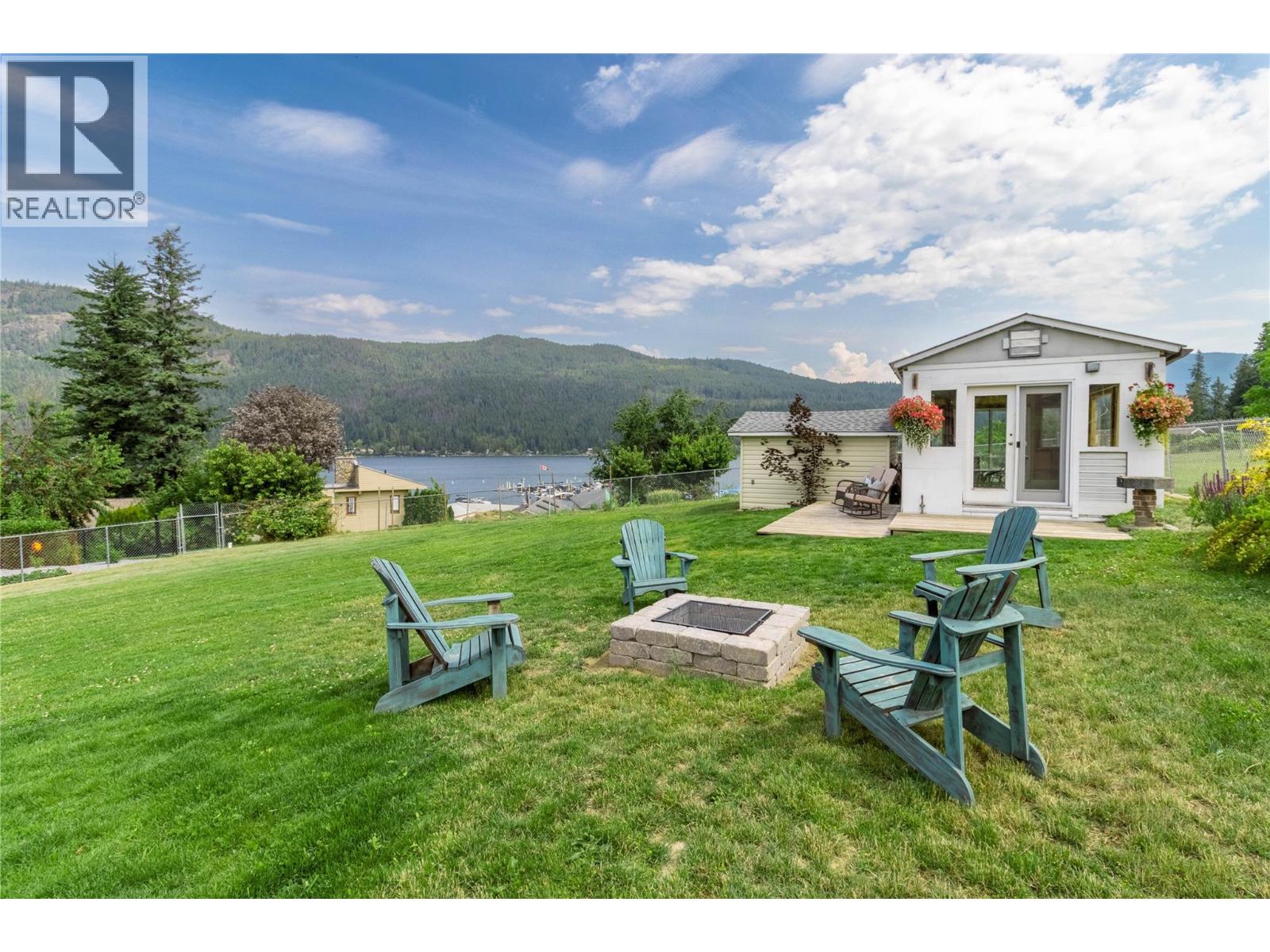 2484 Sunrise Boulevard, Blind Bay