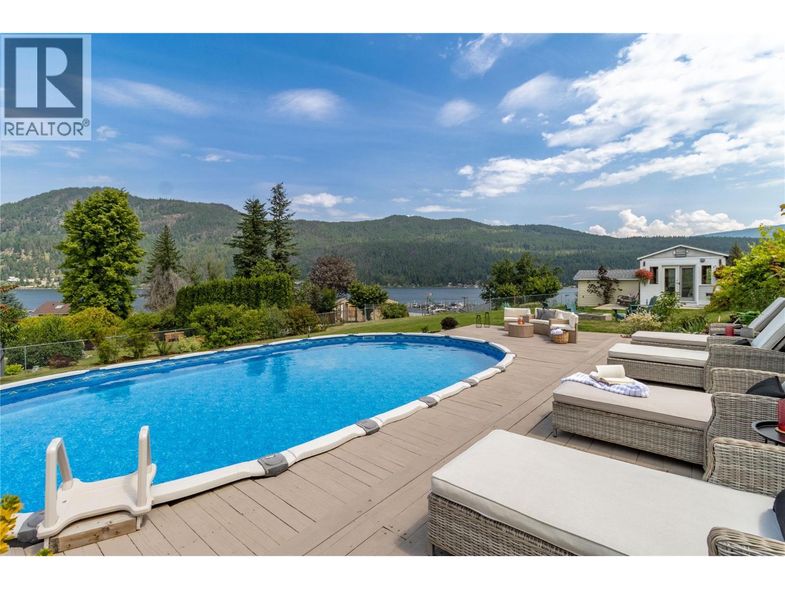 2484 Sunrise Boulevard, Blind Bay