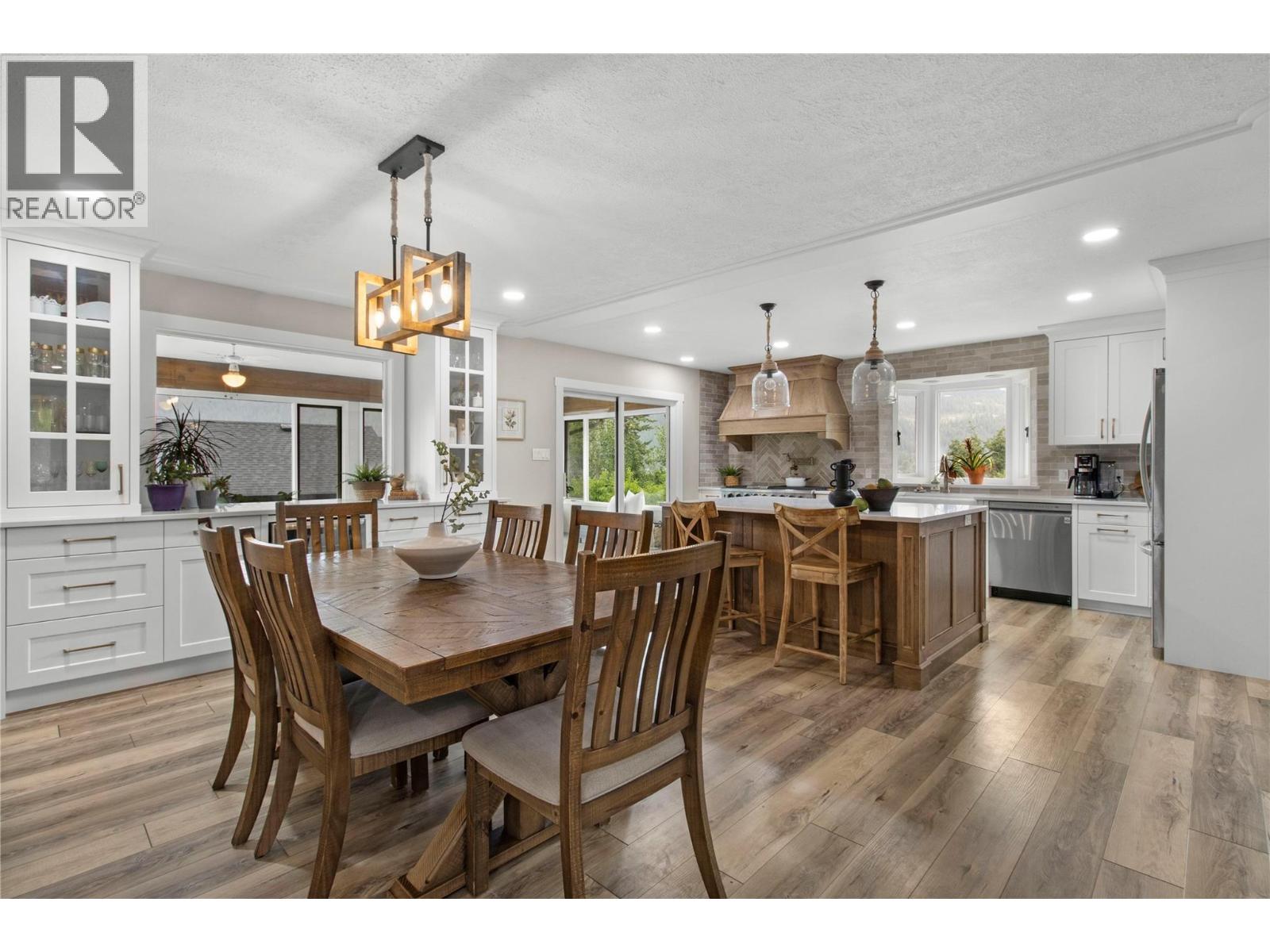 2484 Sunrise Boulevard, Blind Bay