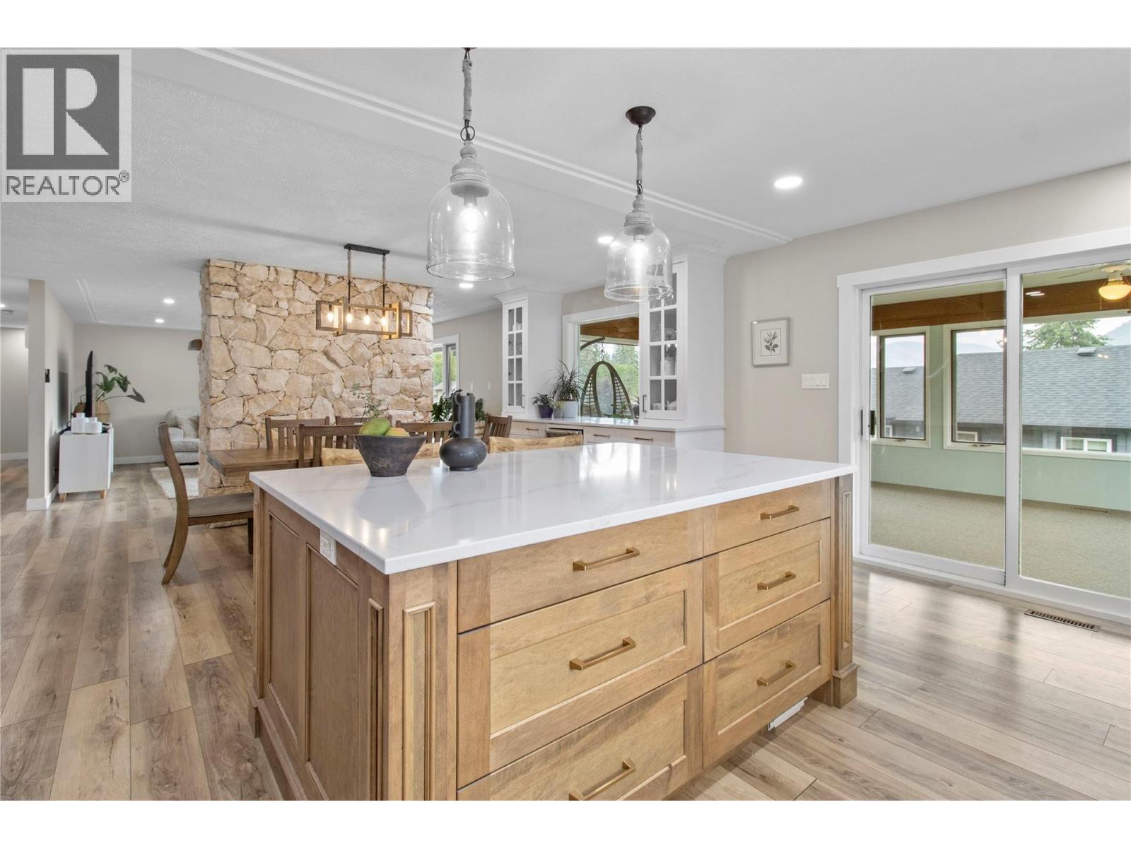 2484 Sunrise Boulevard, Blind Bay