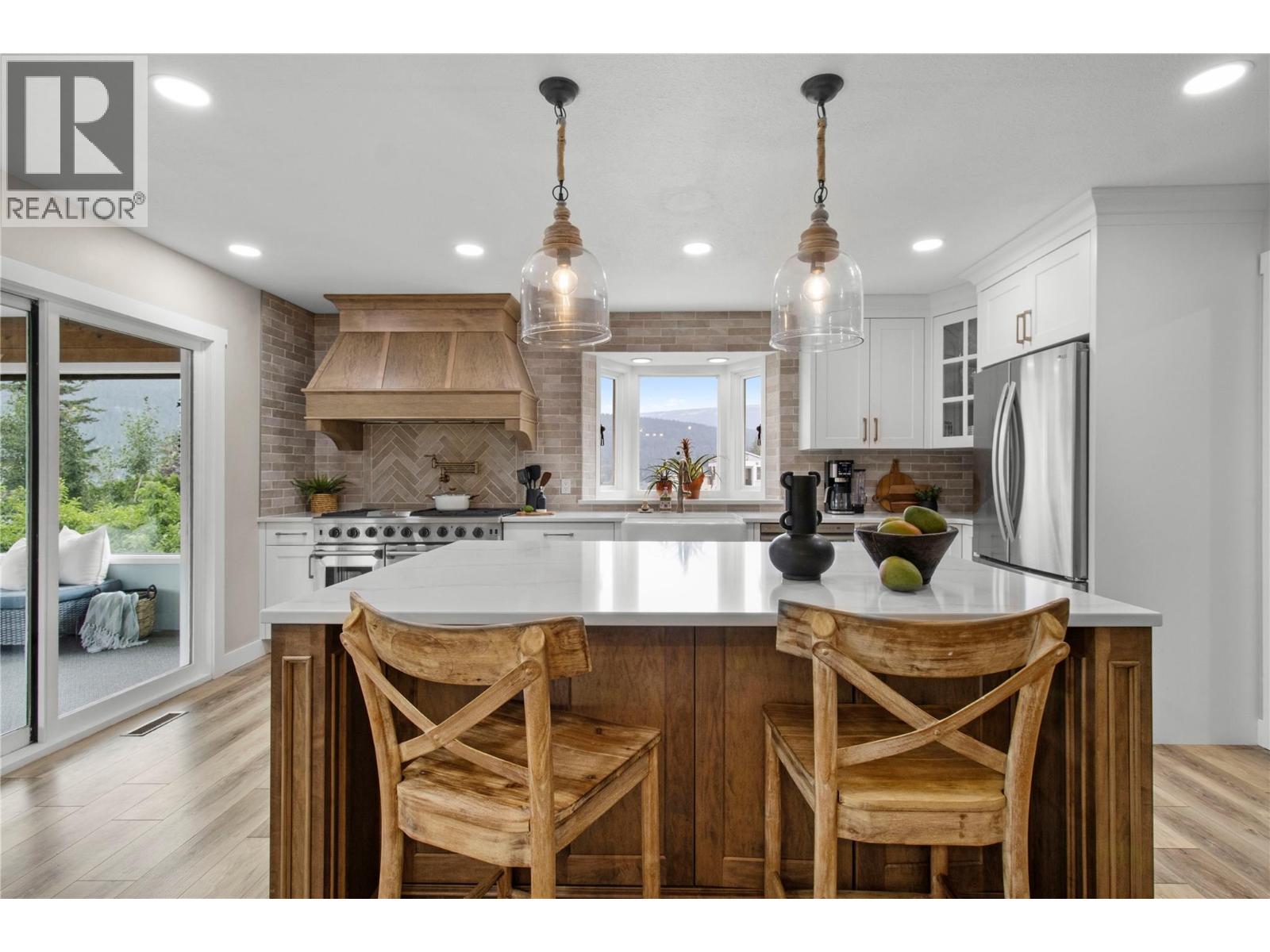 2484 Sunrise Boulevard, Blind Bay