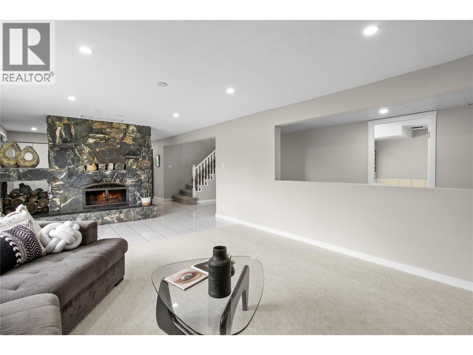 2484 Sunrise Boulevard, Blind Bay