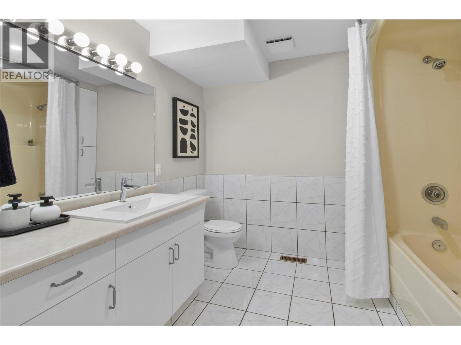 2484 Sunrise Boulevard, Blind Bay