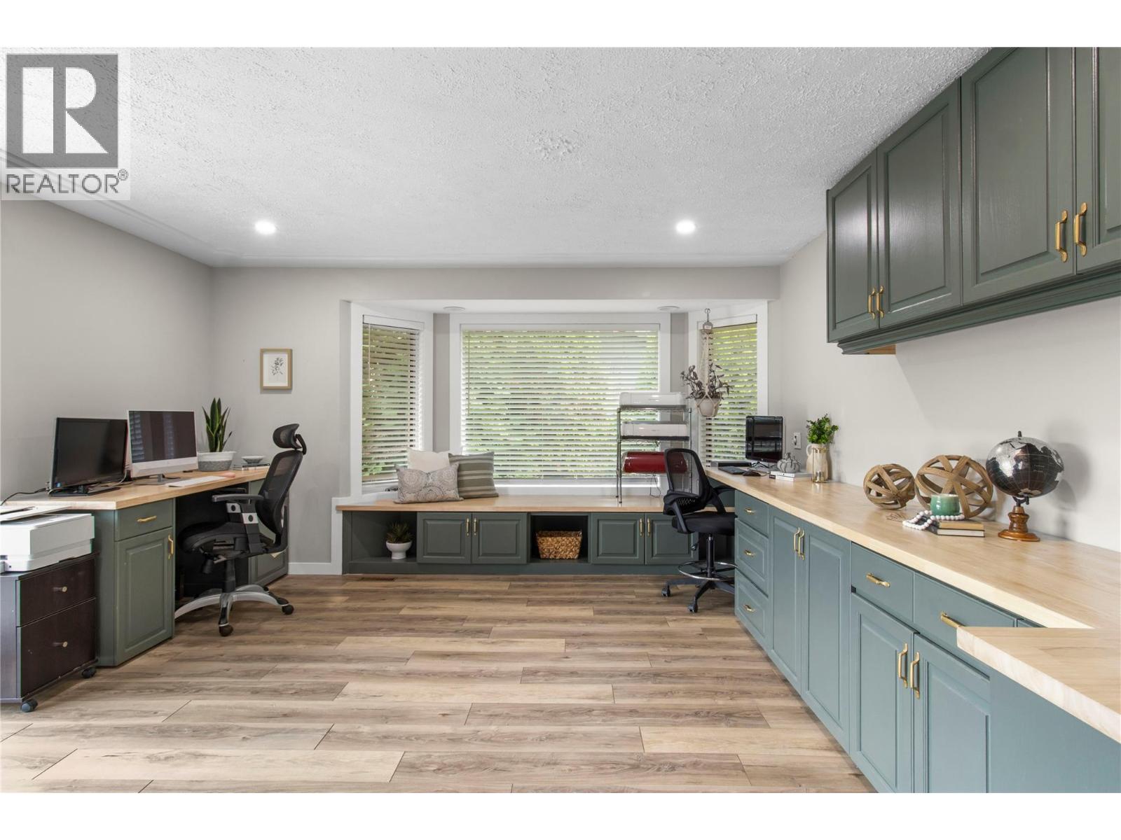 2484 Sunrise Boulevard, Blind Bay