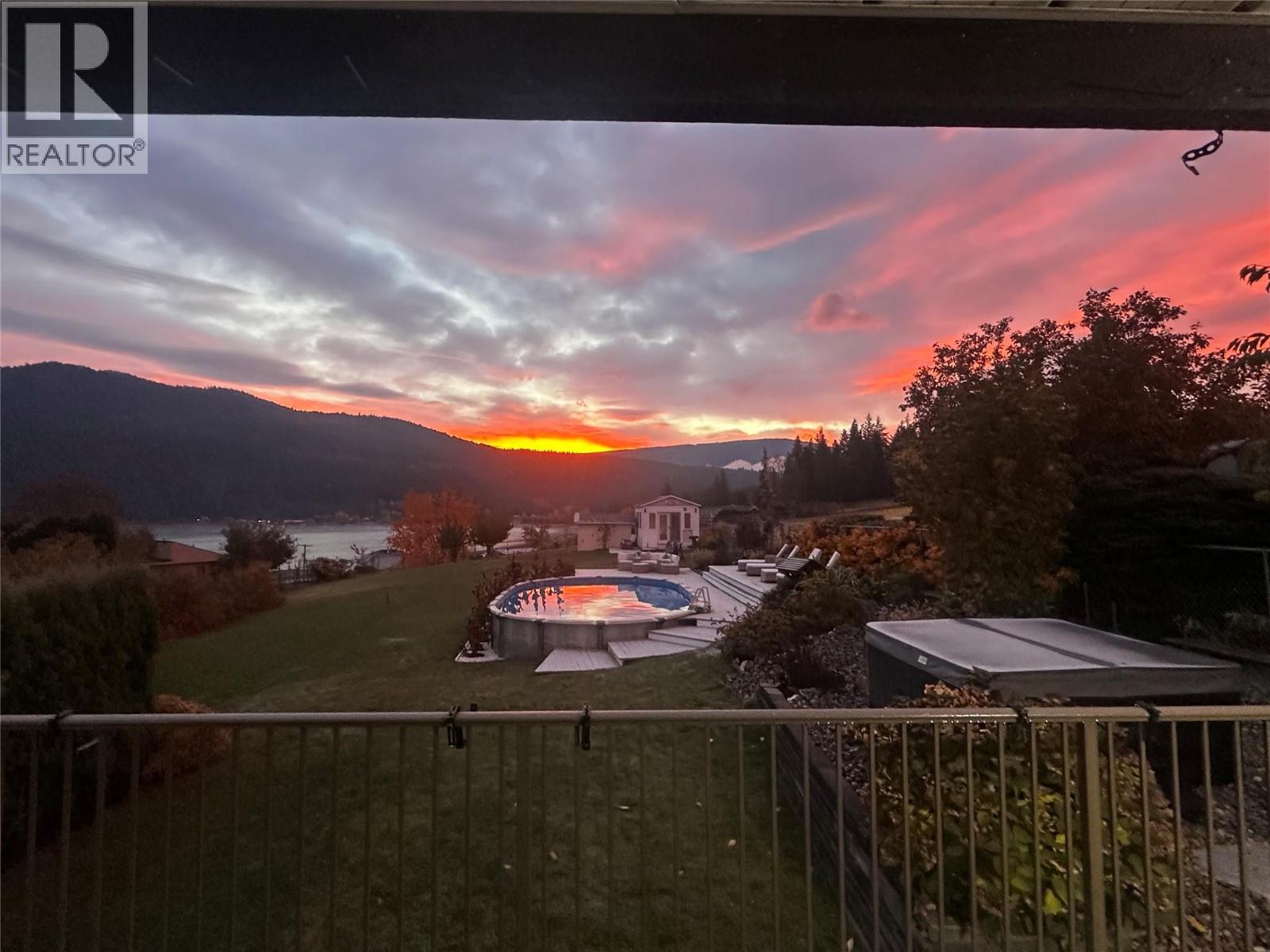 2484 Sunrise Boulevard, Blind Bay