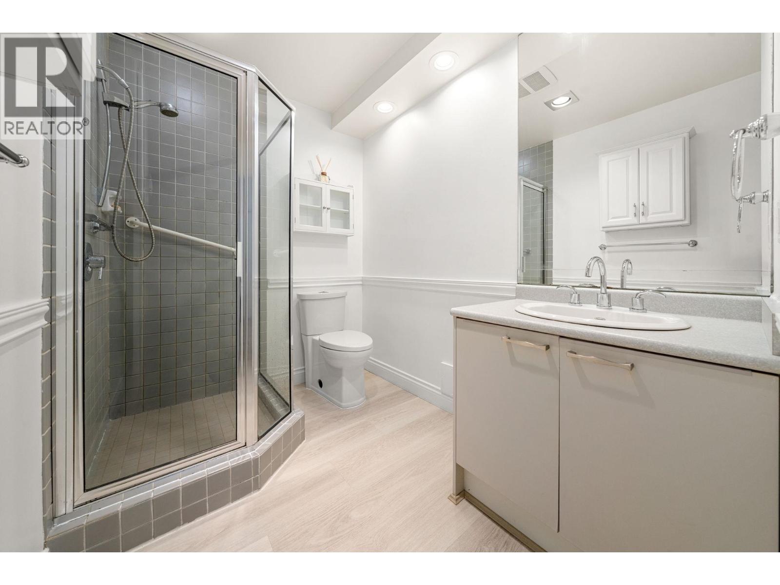 101 2408 HAYWOOD AVENUE, West Vancouver