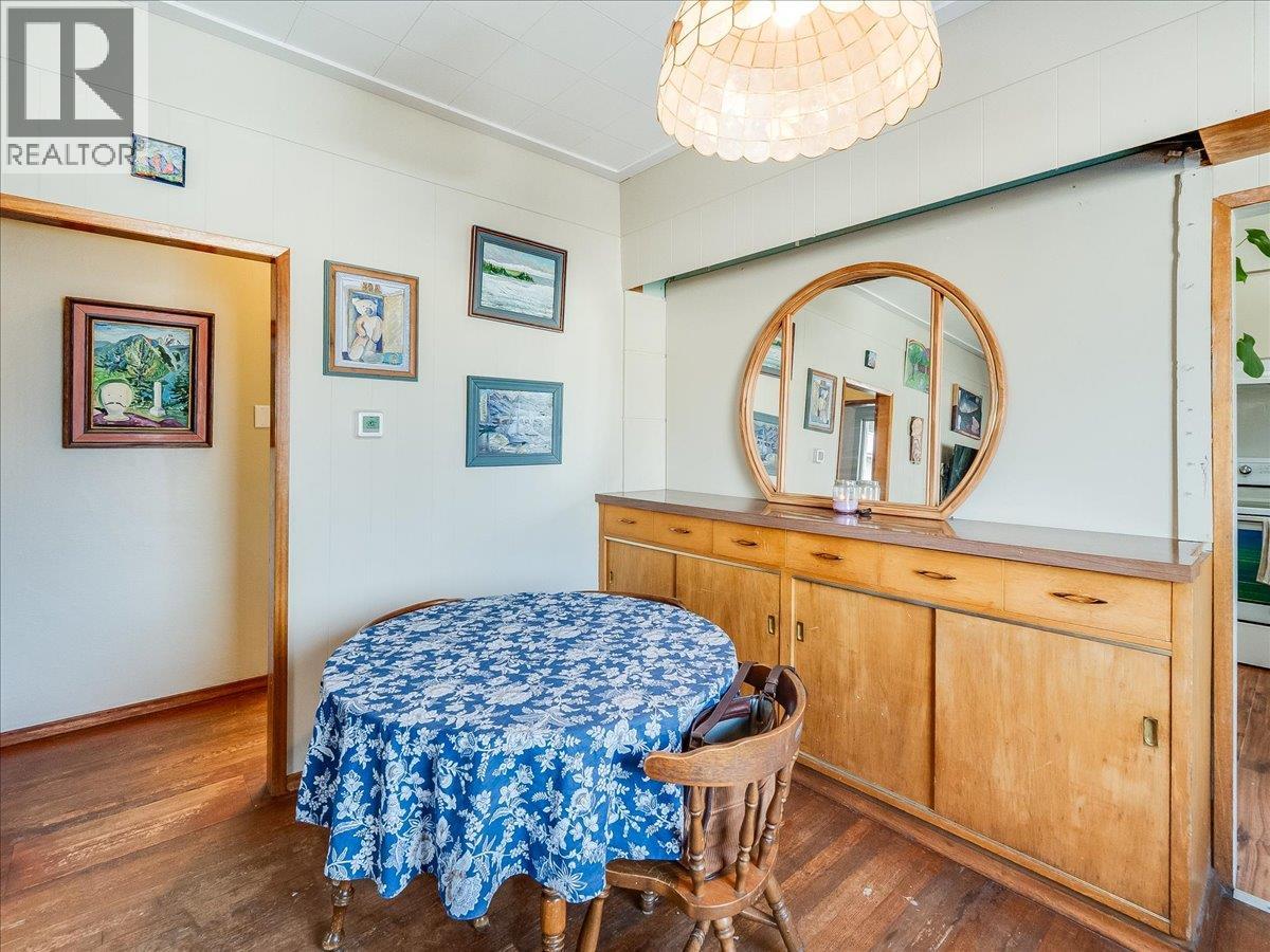 1706 Fourth Avenue, Trail