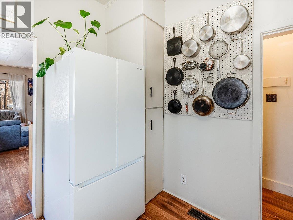 1706 Fourth Avenue, Trail