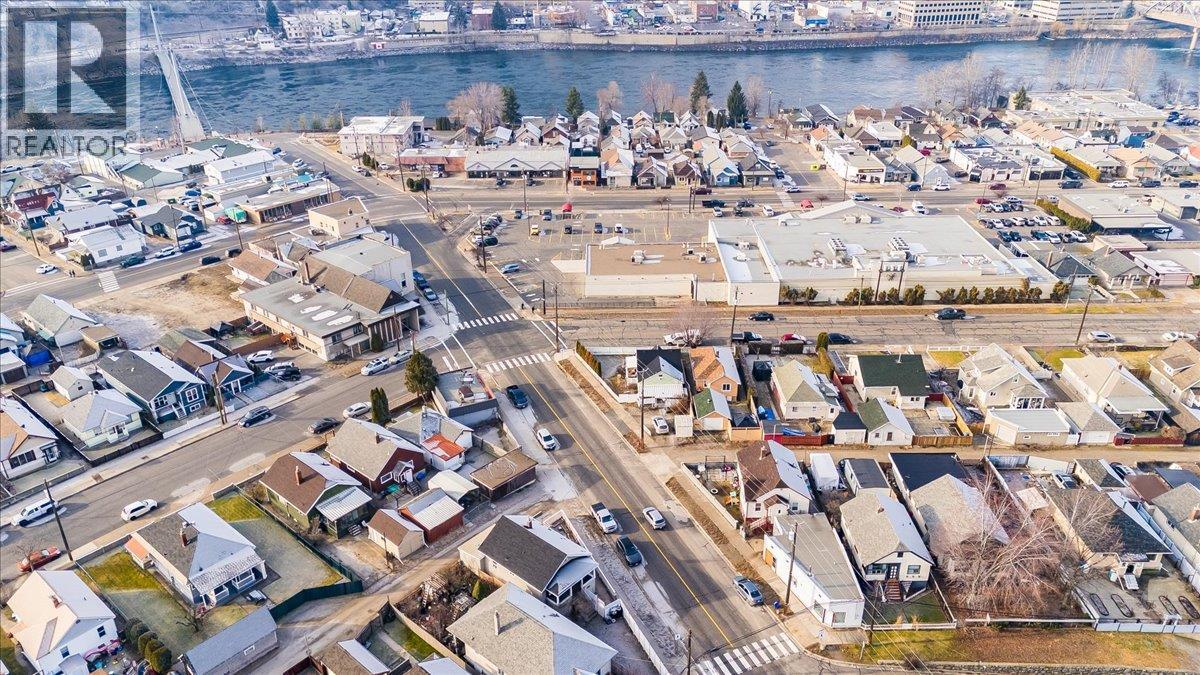 1706 Fourth Avenue, Trail