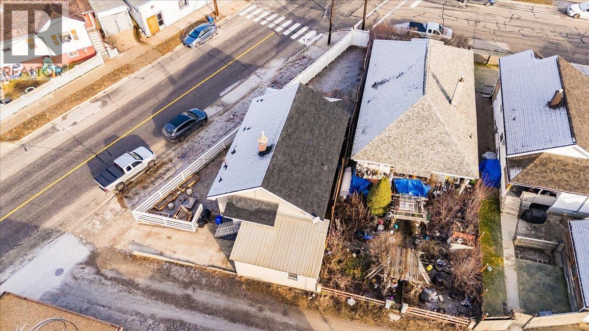 1706 Fourth Avenue, Trail