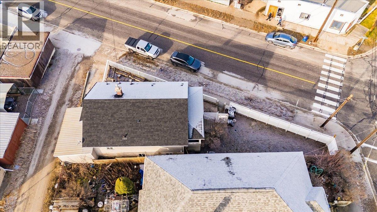 1706 Fourth Avenue, Trail