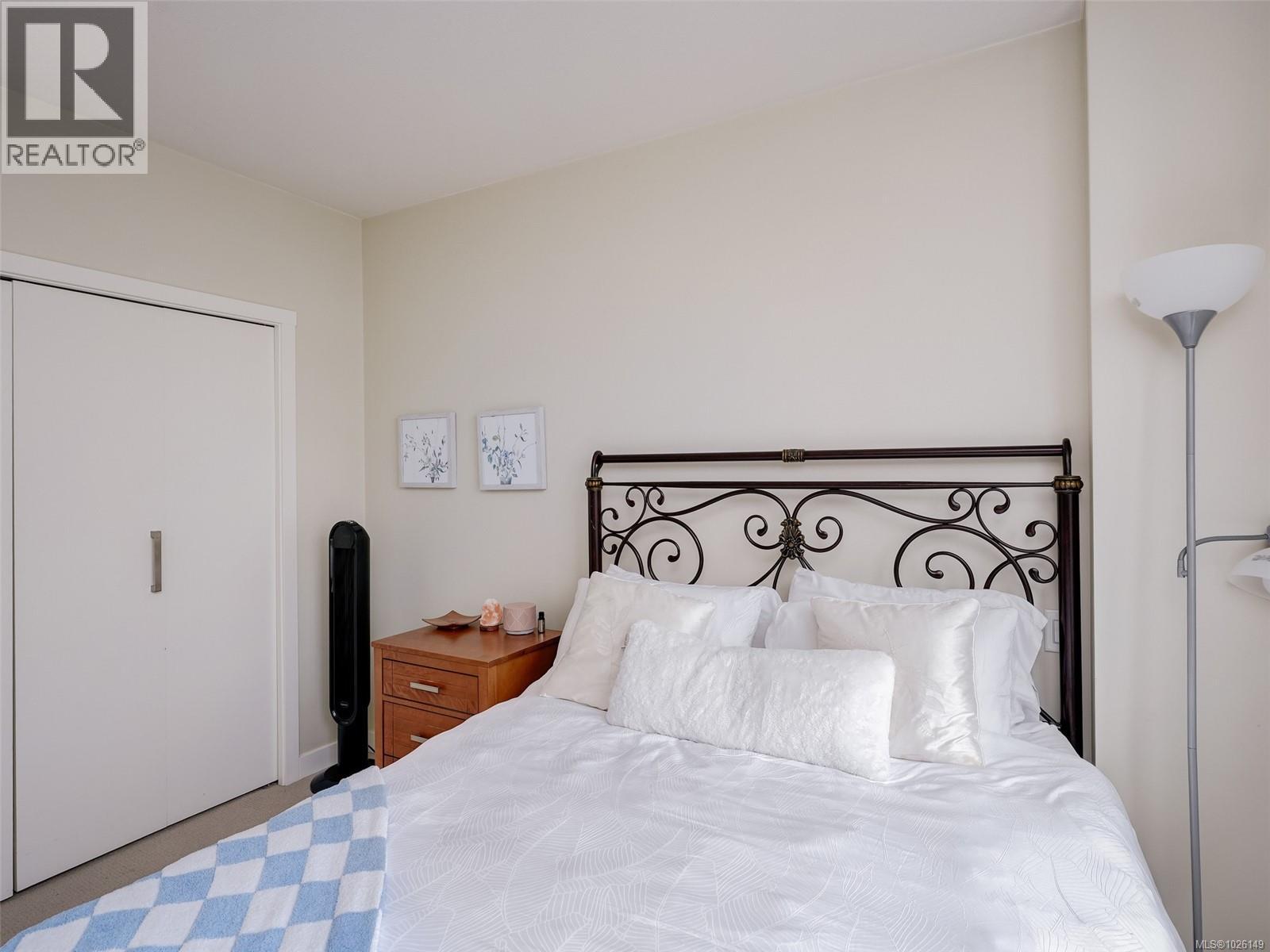 #912 728 YATES ST - 14