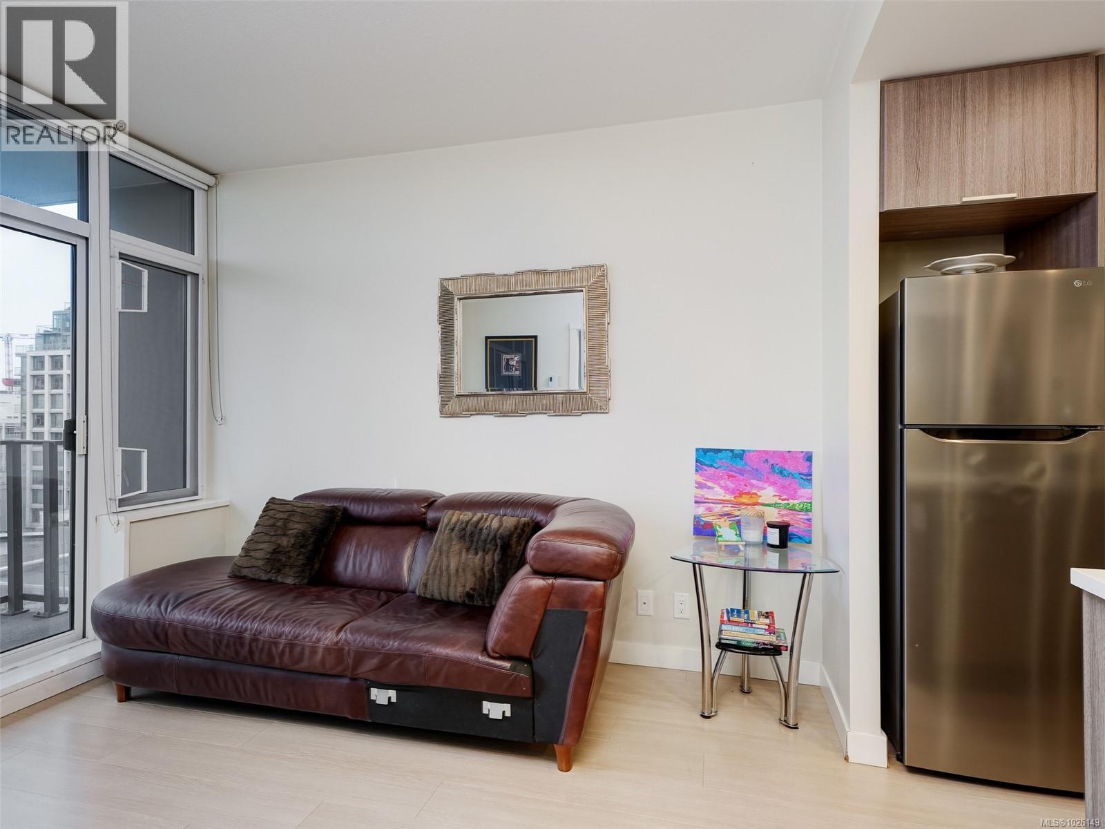 #912 728 YATES ST - 5