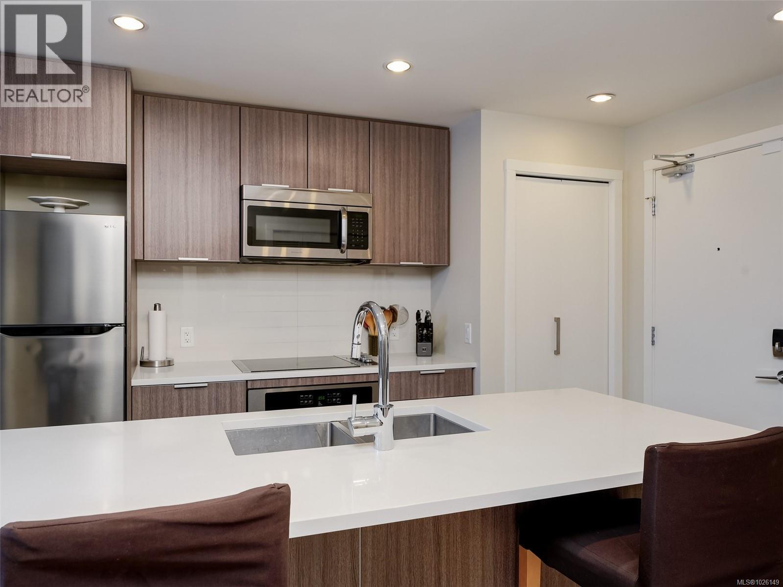 #912 728 YATES ST - 9