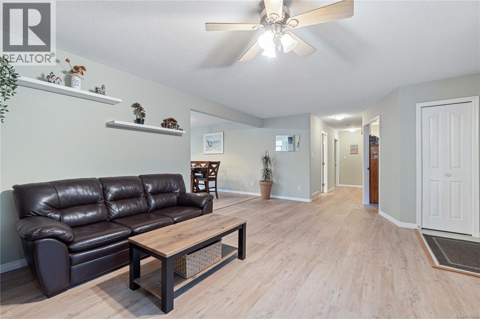 1356 Meadowood Way, Qualicum Beach