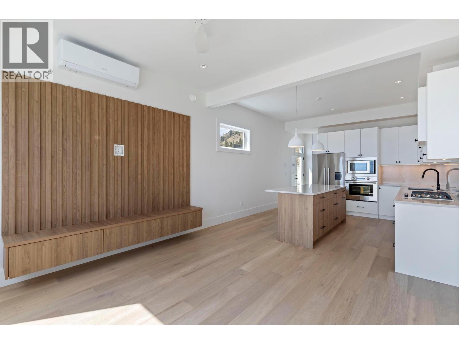  1391 Vineyard Drive, West Kelowna