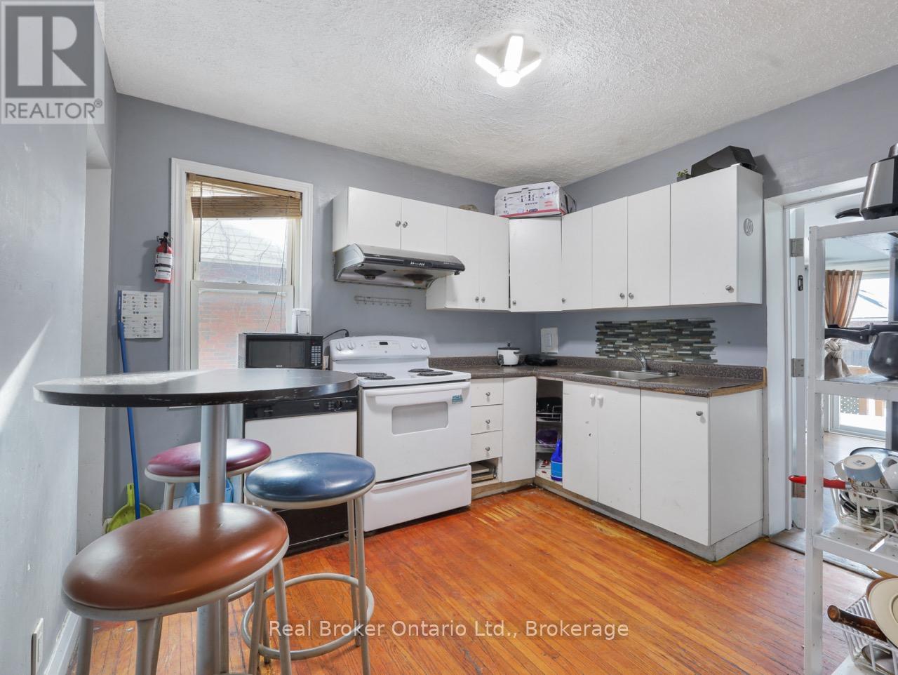 28 WEST 3RD STREET - Photo 5 of 19, Hamilton (Bonnington), Ontario