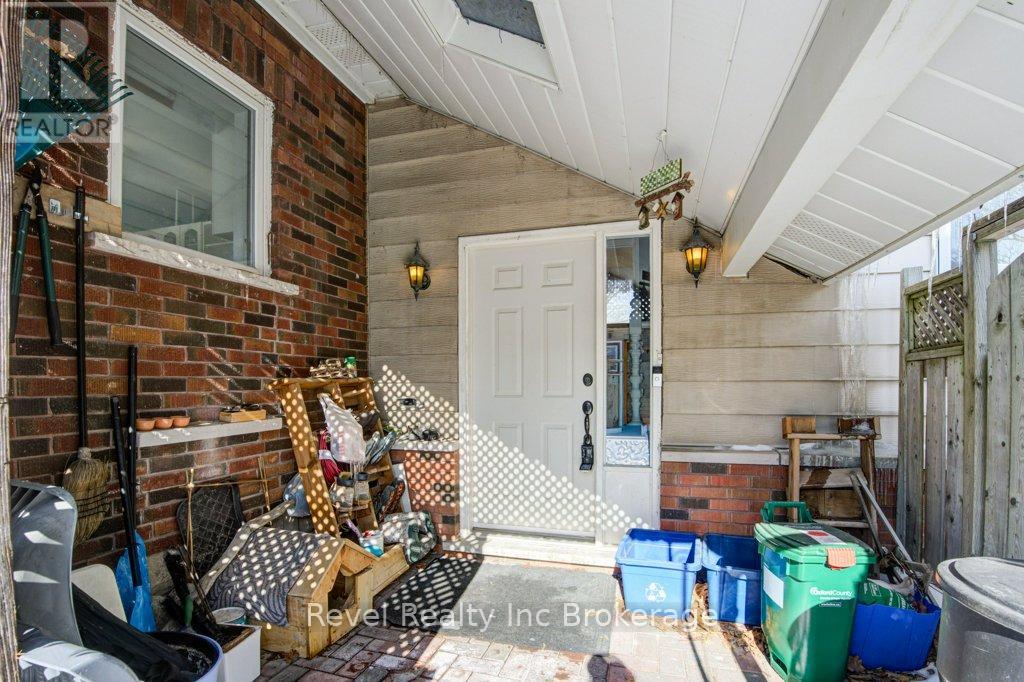 328 CLARKE STREET N - Photo 4 of 36, Woodstock (Woodstock - North), Ontario