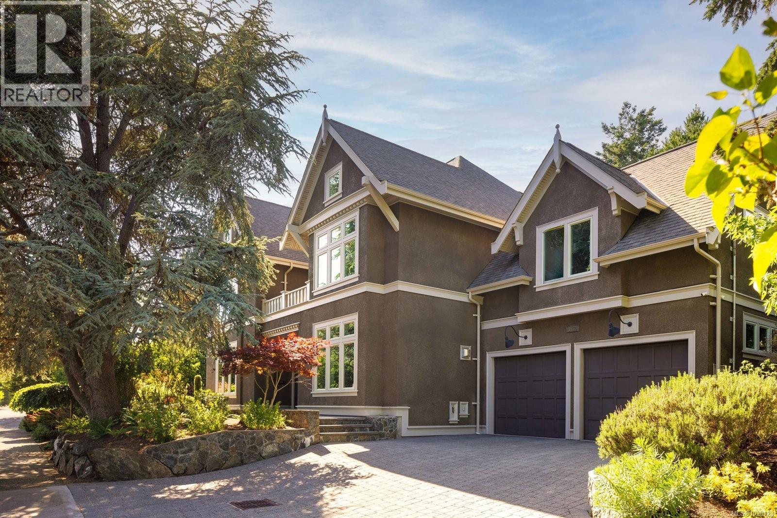 1568 Montgomery Ave - 1