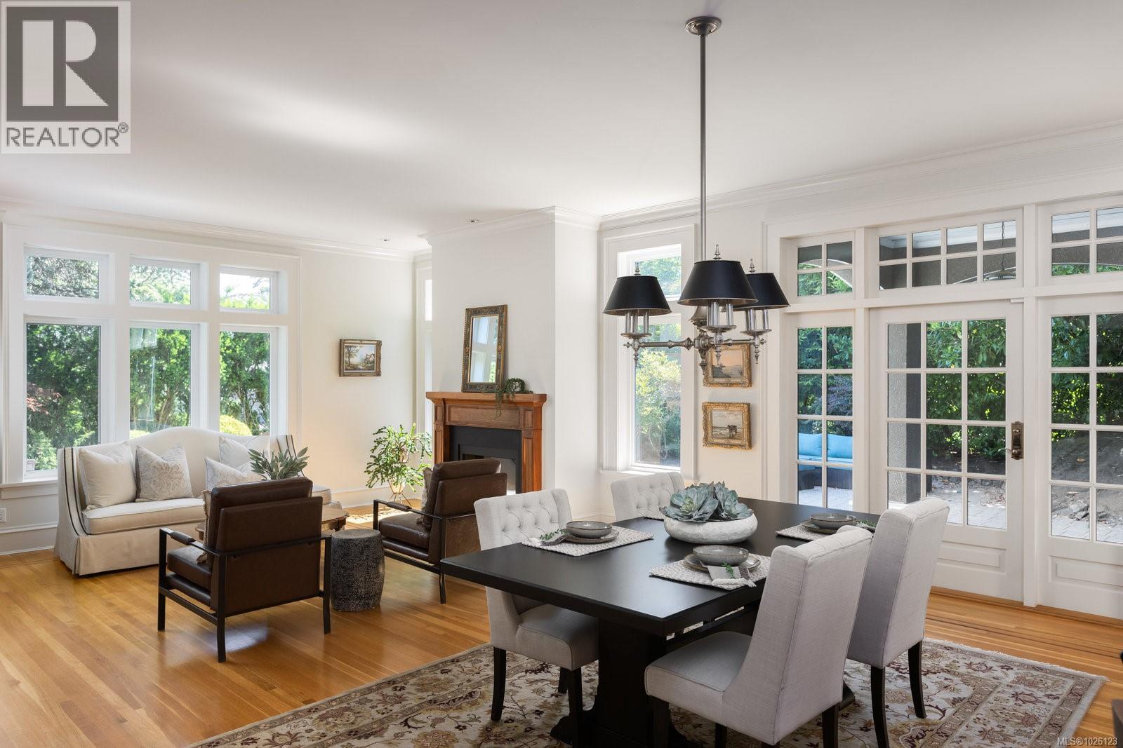 1568 Montgomery Ave - 10