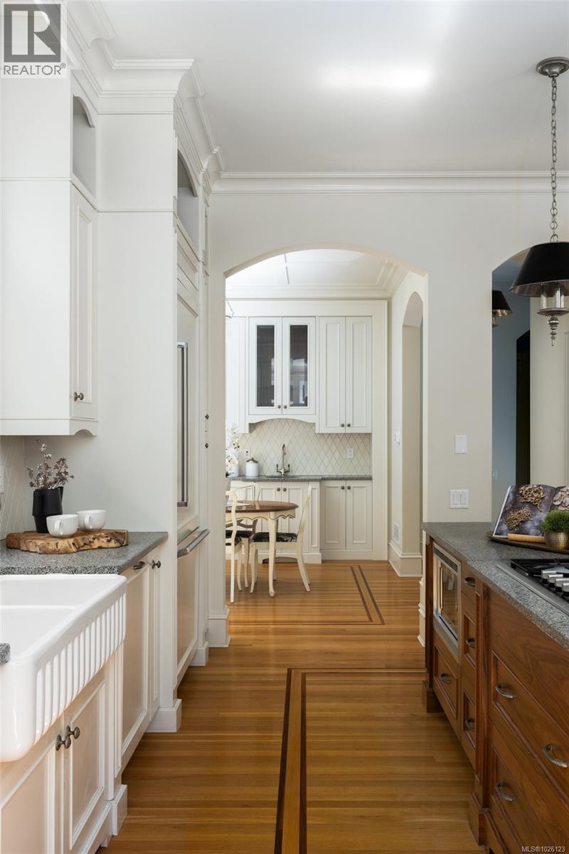 1568 Montgomery Ave - 15