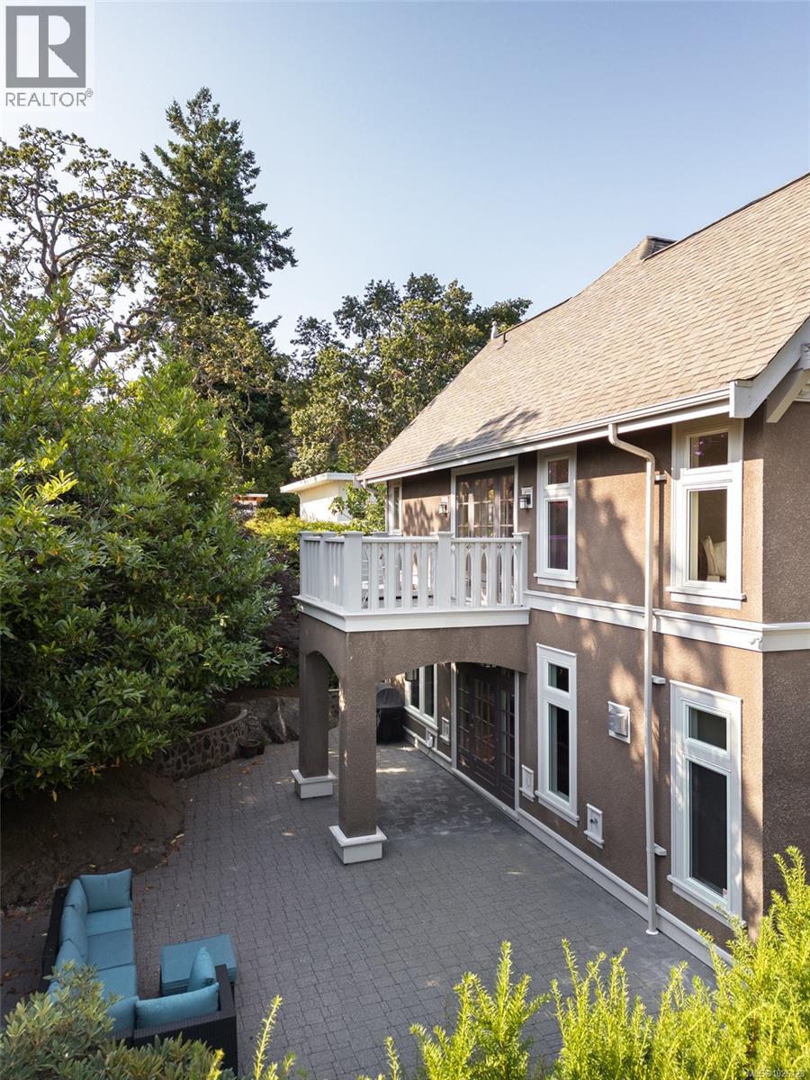 1568 Montgomery Ave - 20