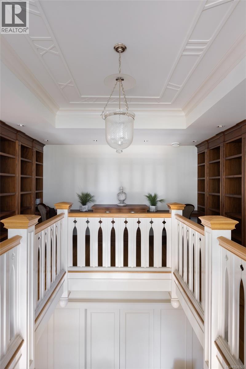 1568 Montgomery Ave - 23