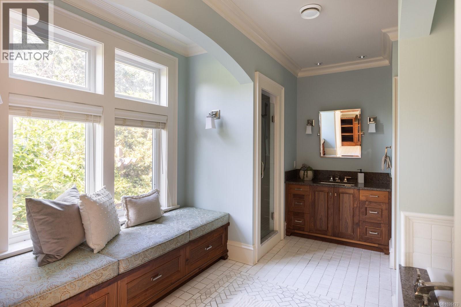 1568 Montgomery Ave - 29