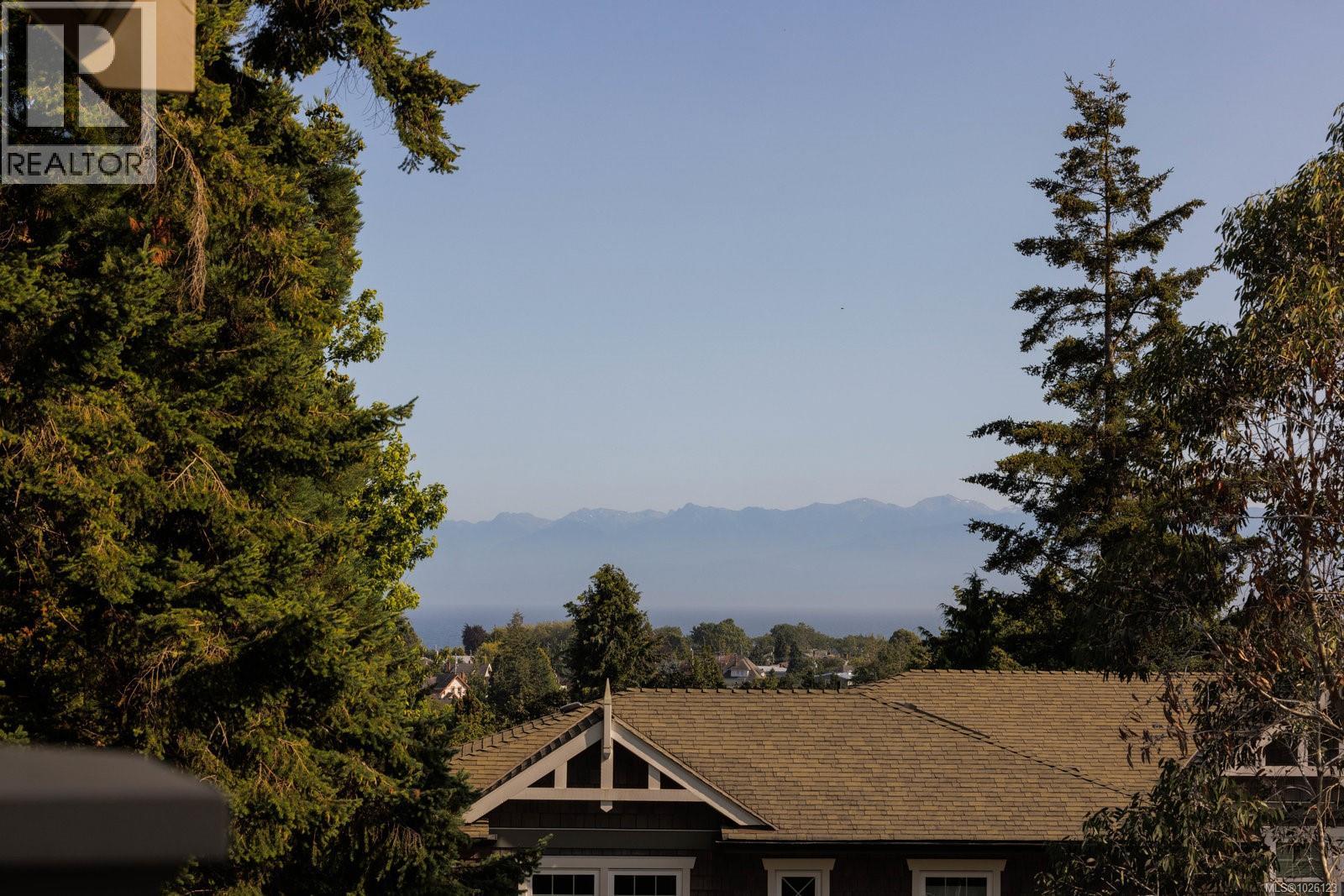 1568 Montgomery Ave - 31