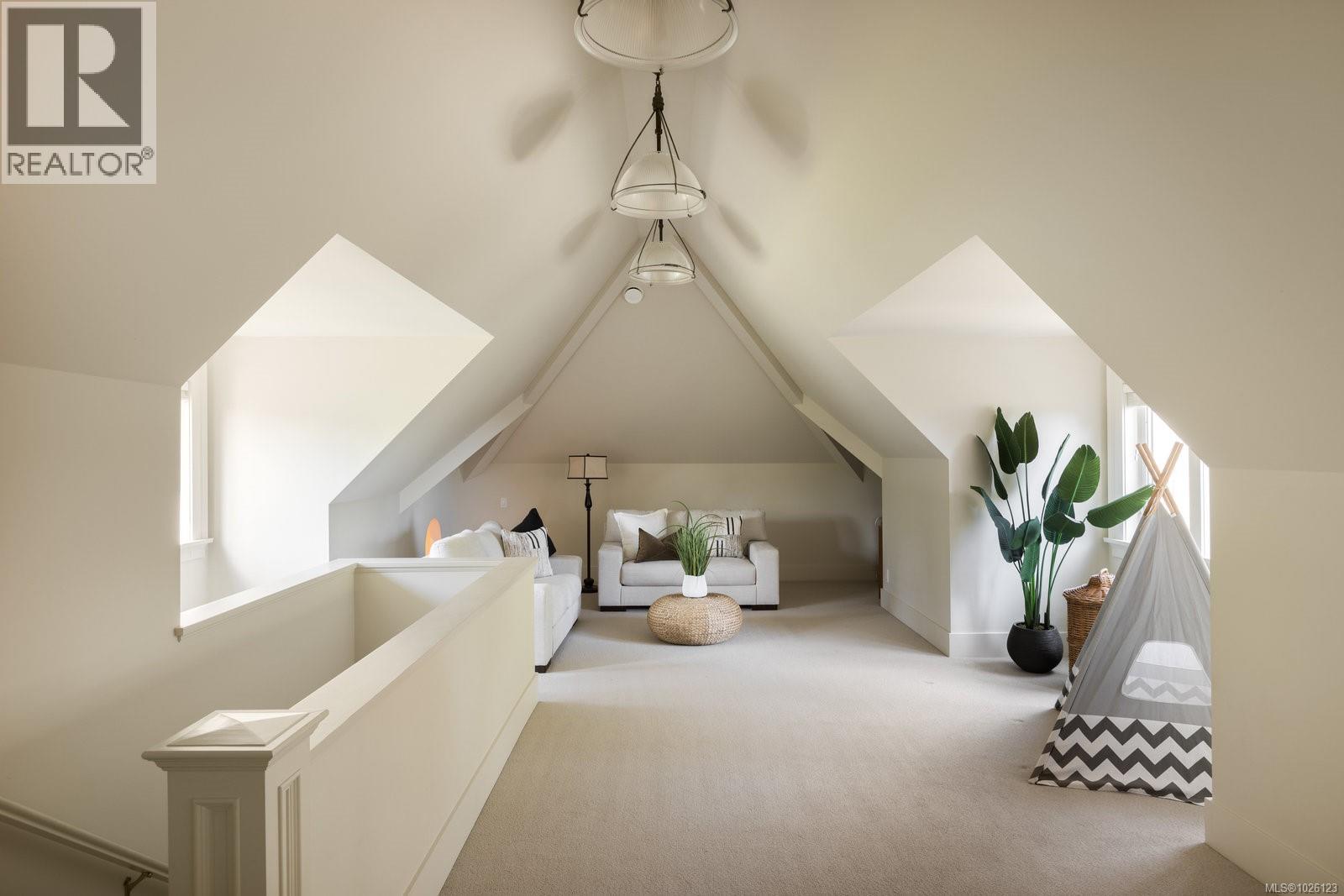 1568 MONTGOMERY AVE - 36