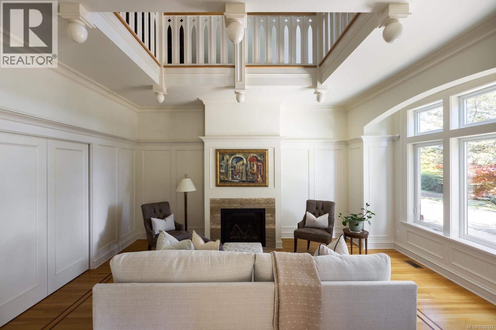 1568 Montgomery Ave - 6