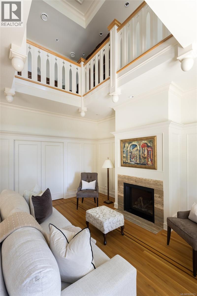 1568 Montgomery Ave - 7