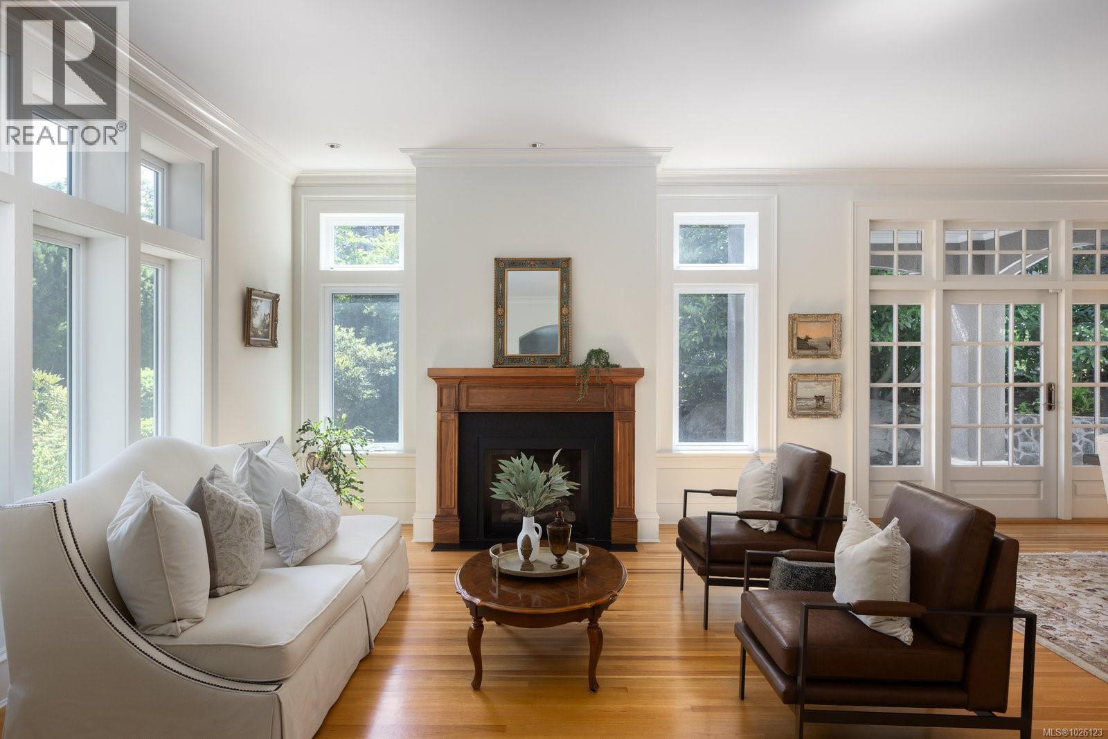 1568 Montgomery Ave - 8