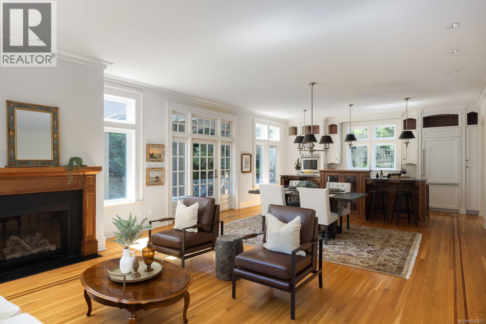 1568 Montgomery Ave - 9