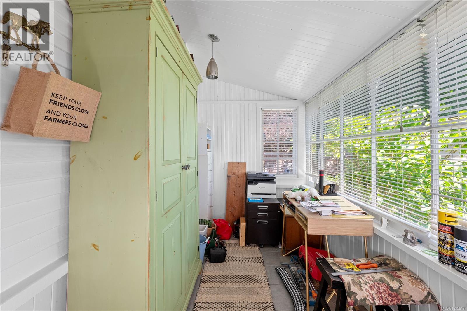  3033 Cedar Hill Road, Victoria