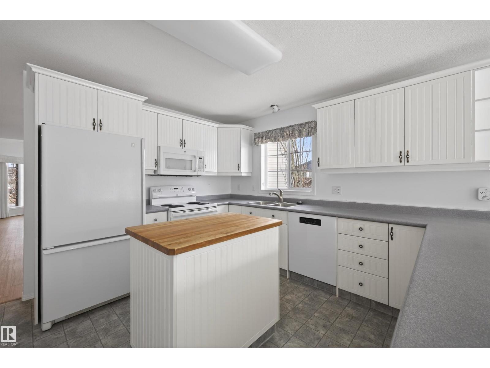 58 FOXBORO GROVE, Sherwood Park