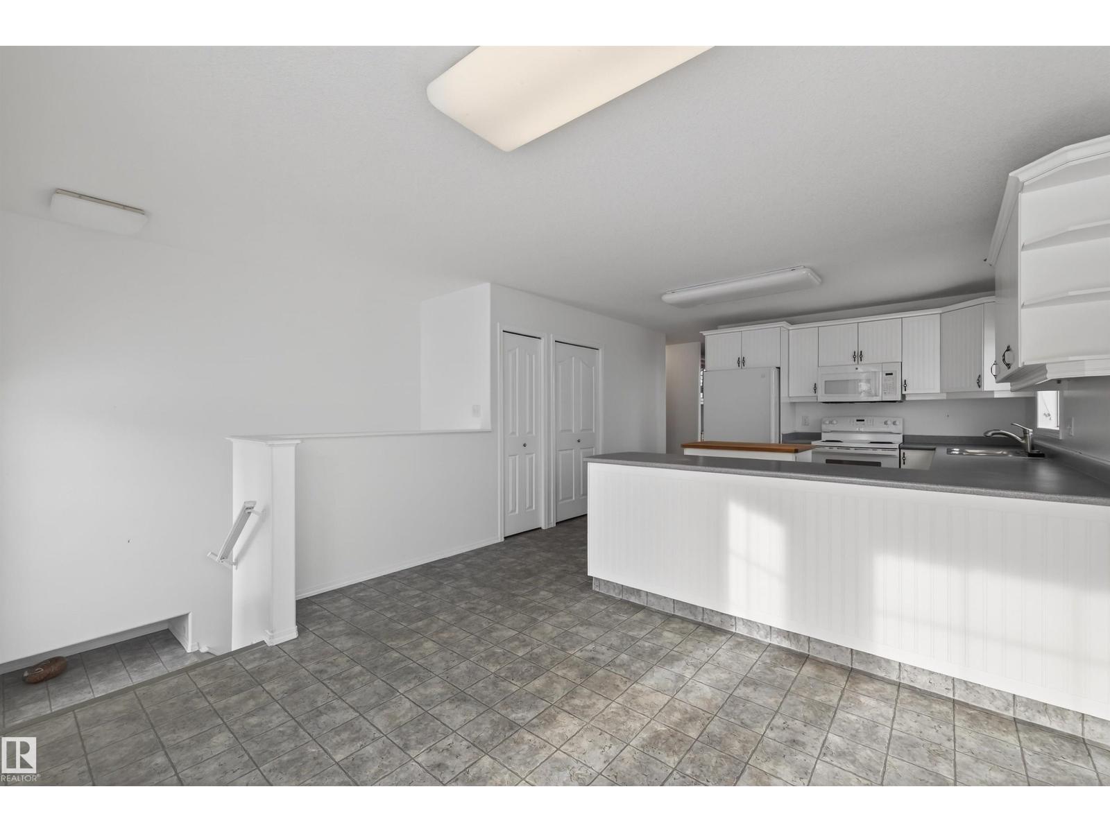 58 FOXBORO GROVE, Sherwood Park