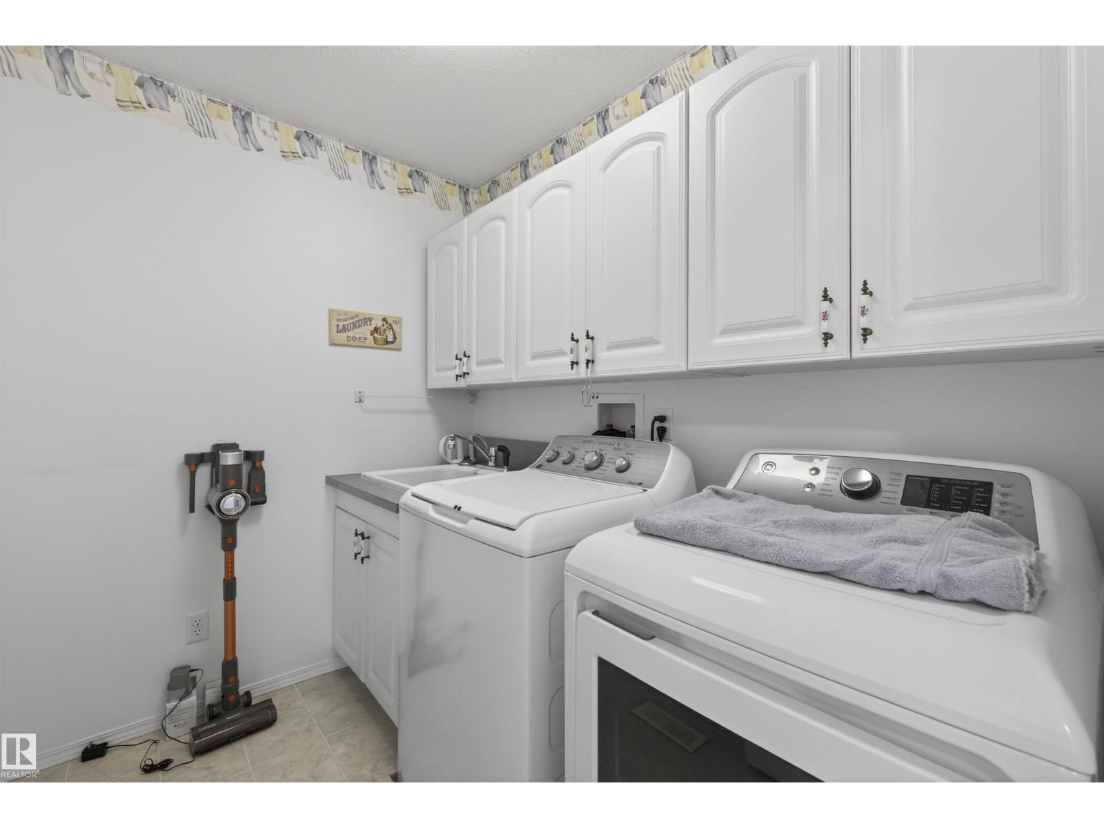 58 FOXBORO GROVE, Sherwood Park