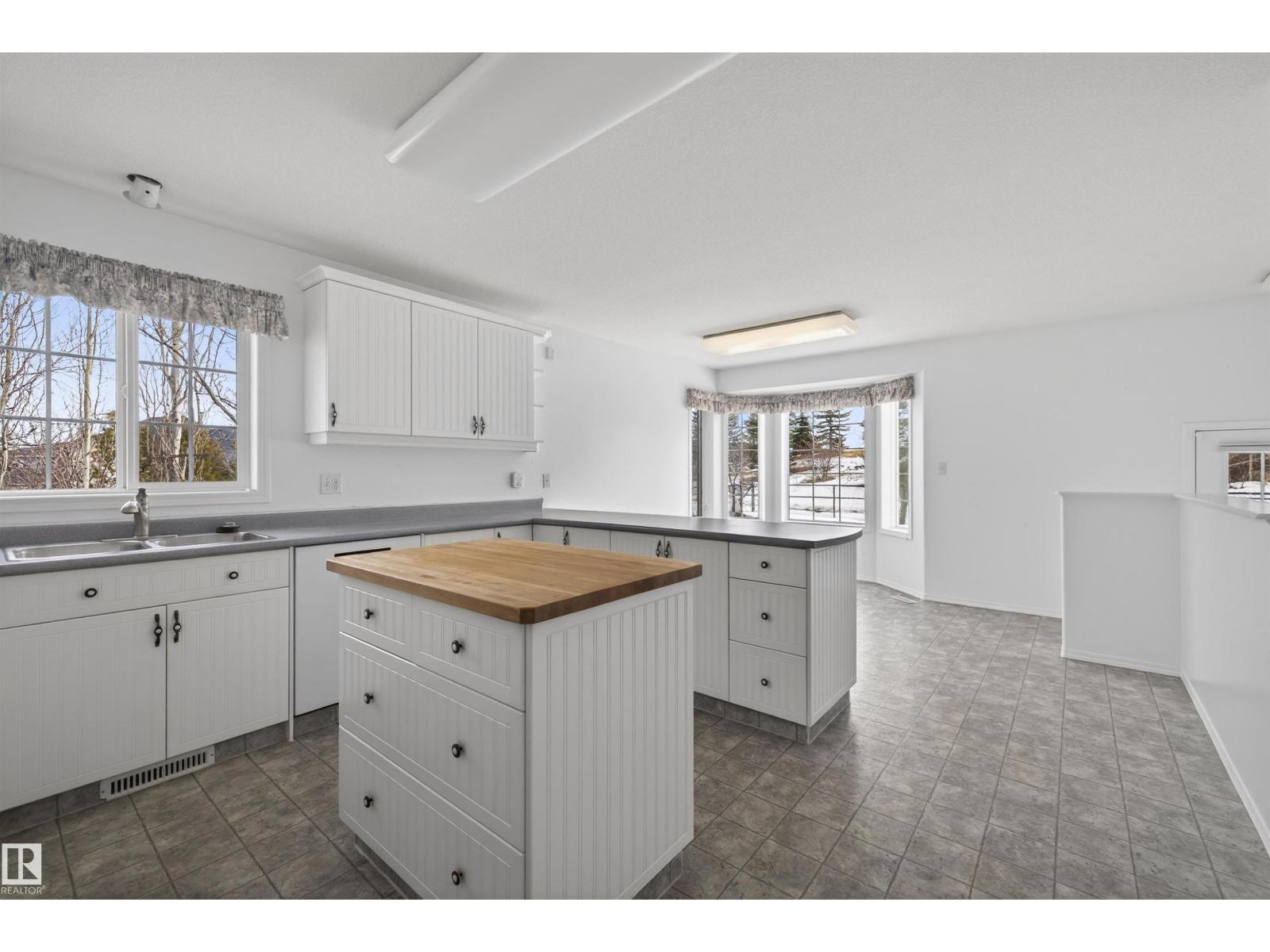 58 FOXBORO GROVE, Sherwood Park