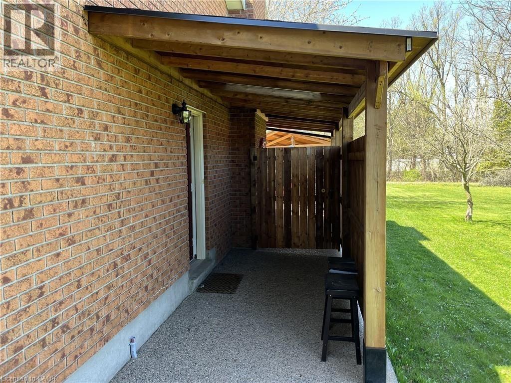 461 SOUTH PELHAM Unit LOWER photo 2