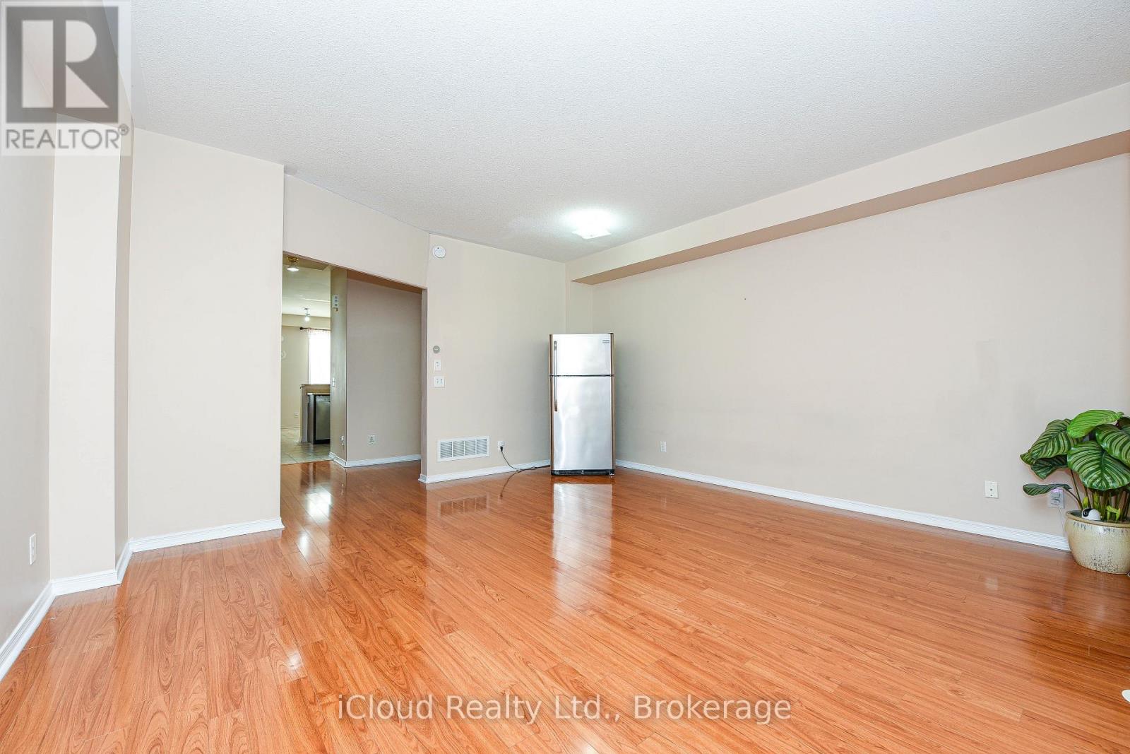 103 CEDAR LAKE CRESCENT - Photo 5 of 26, Brampton (Bram West), Ontario