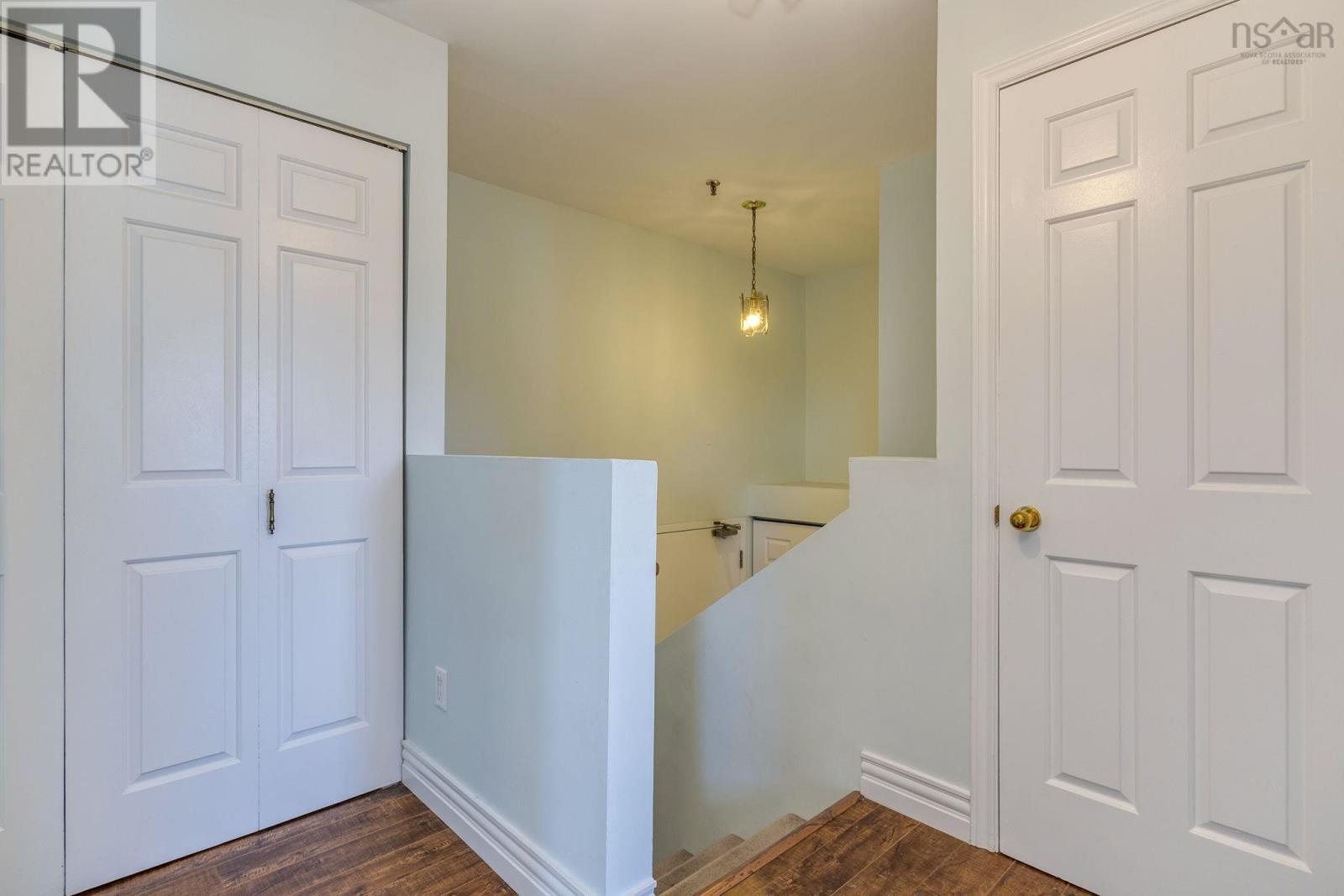 Property 23 of 39 of 101 67 FARNHAM GATE Road