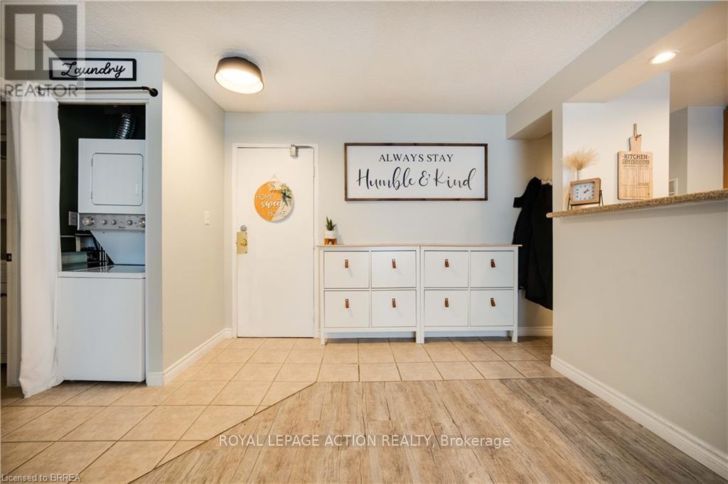 793 Colborne Unit 304 photo 2