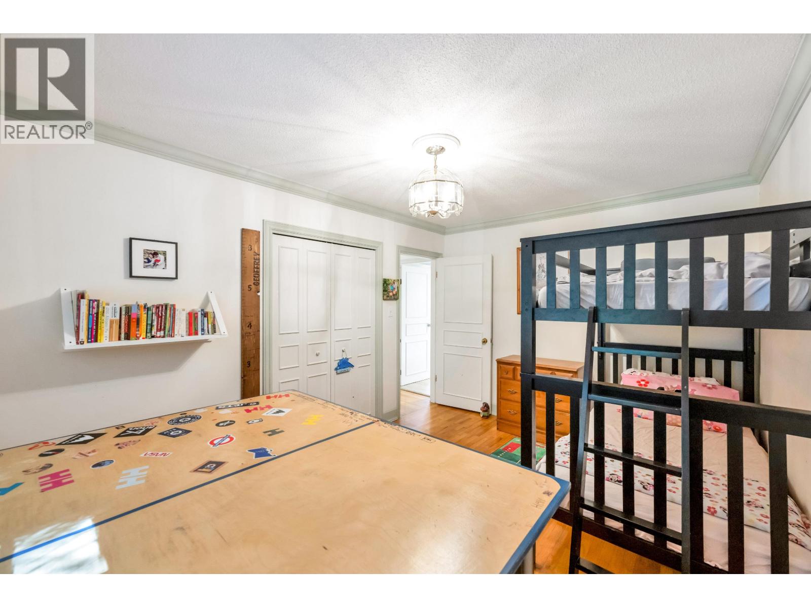 5560 GREENLEAF ROAD, West Vancouver