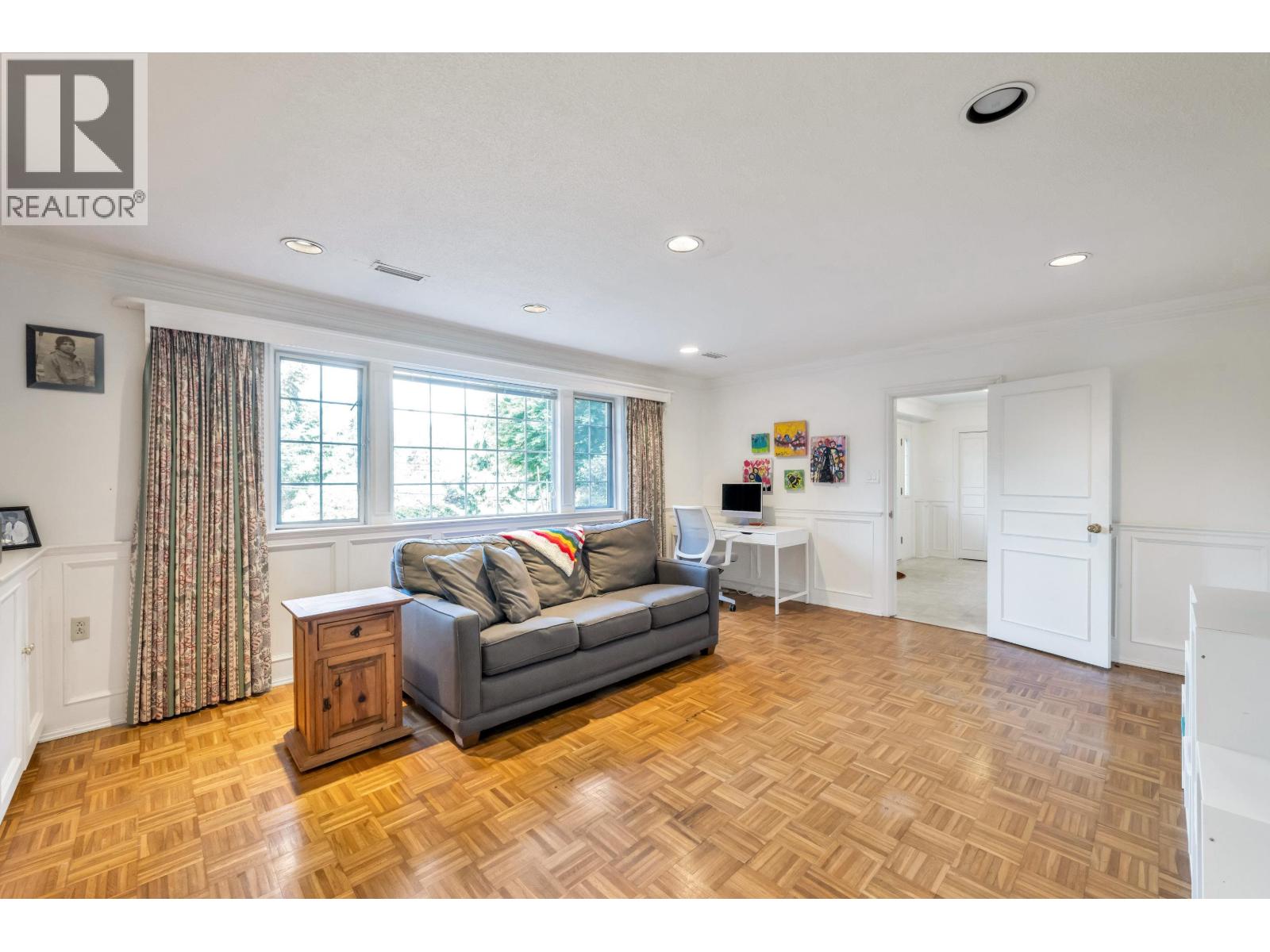 5560 GREENLEAF ROAD, West Vancouver