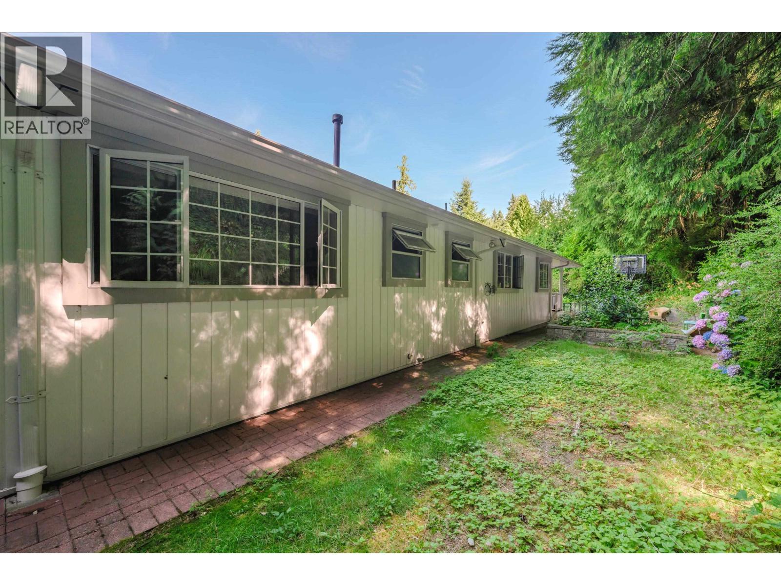 5560 GREENLEAF ROAD, West Vancouver