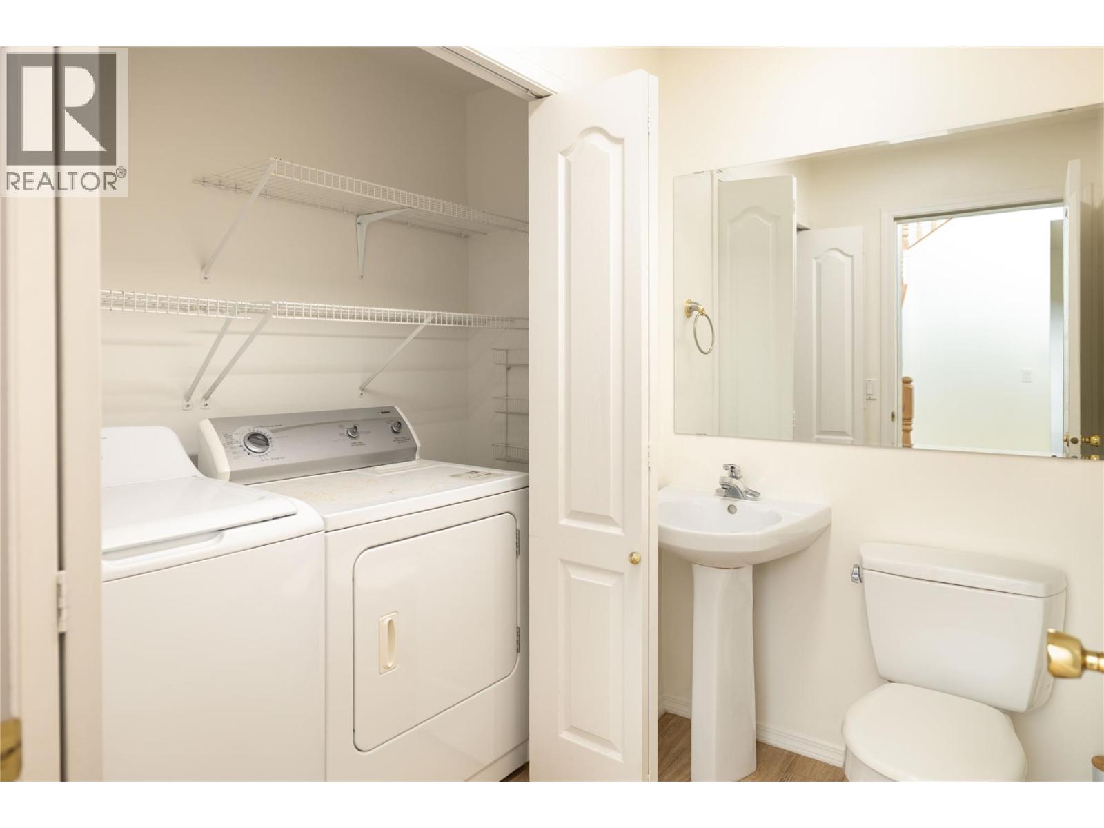 527 YATES Road Unit# 26, Kelowna