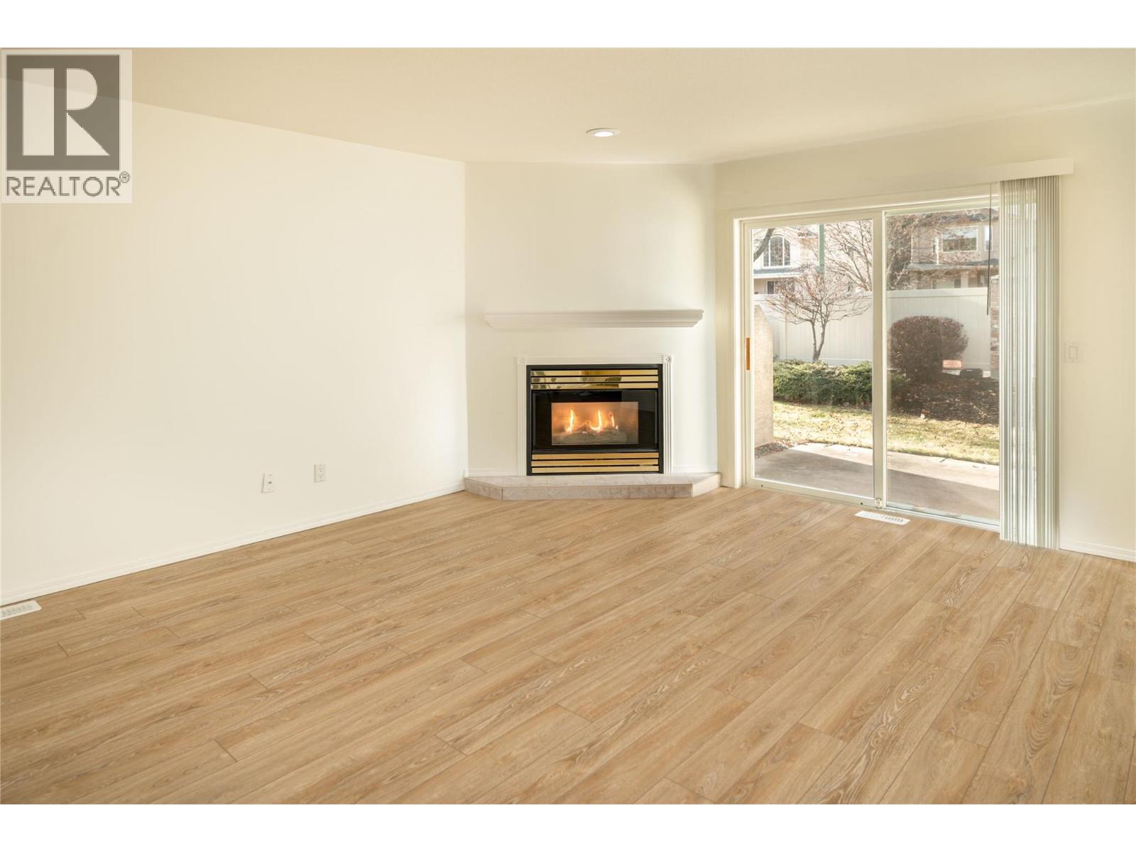 527 YATES Road Unit# 26, Kelowna