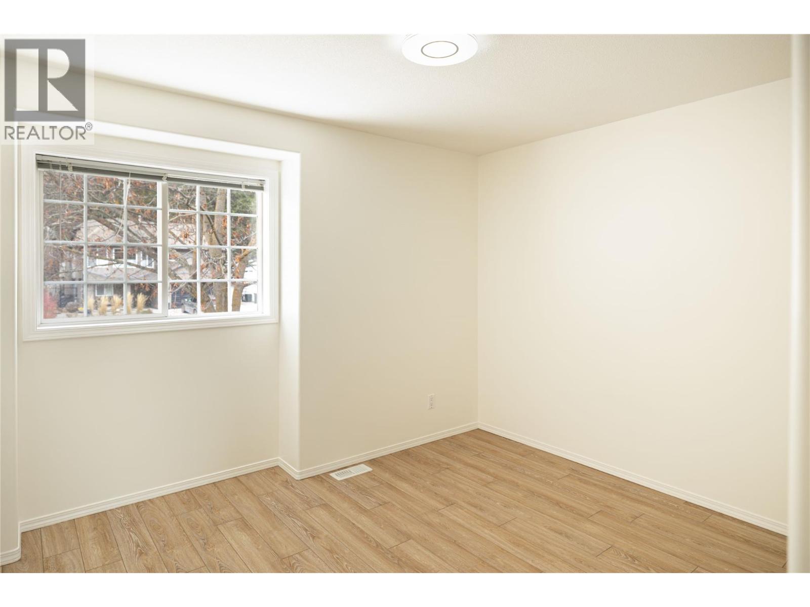 527 YATES Road Unit# 26, Kelowna