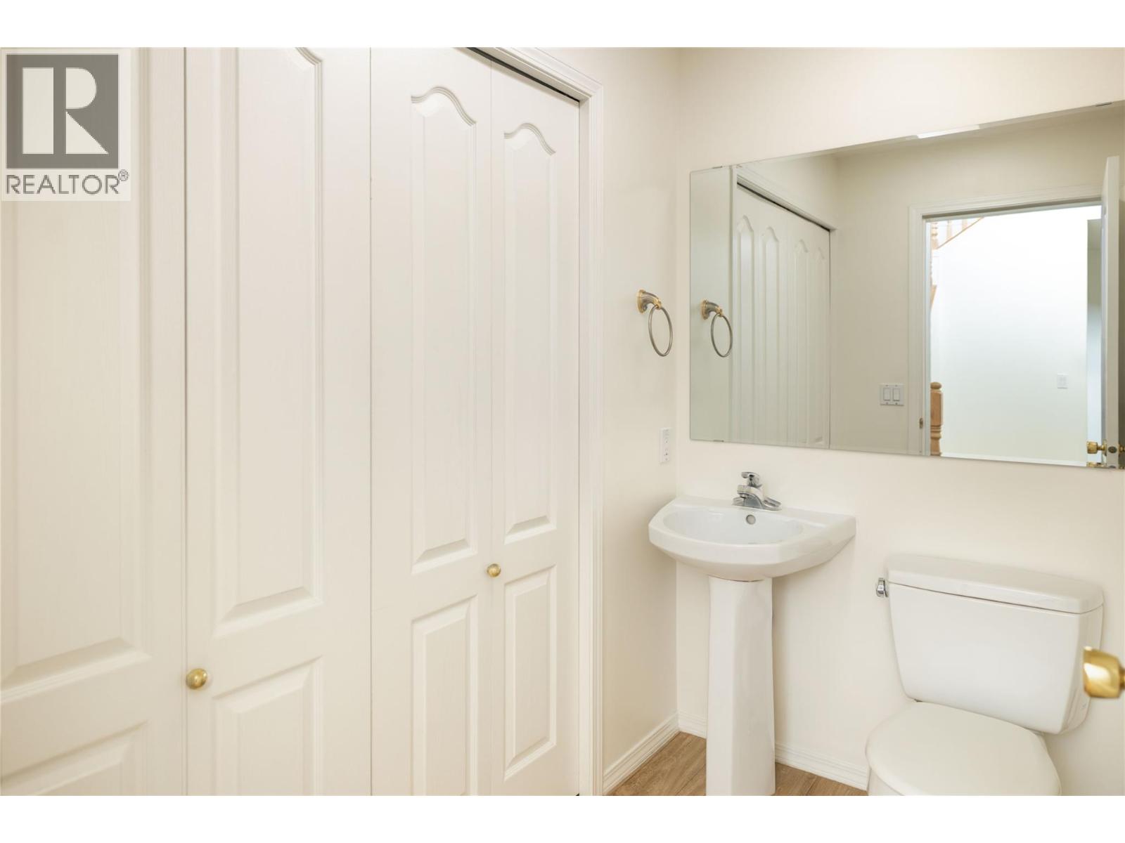 527 YATES Road Unit# 26, Kelowna